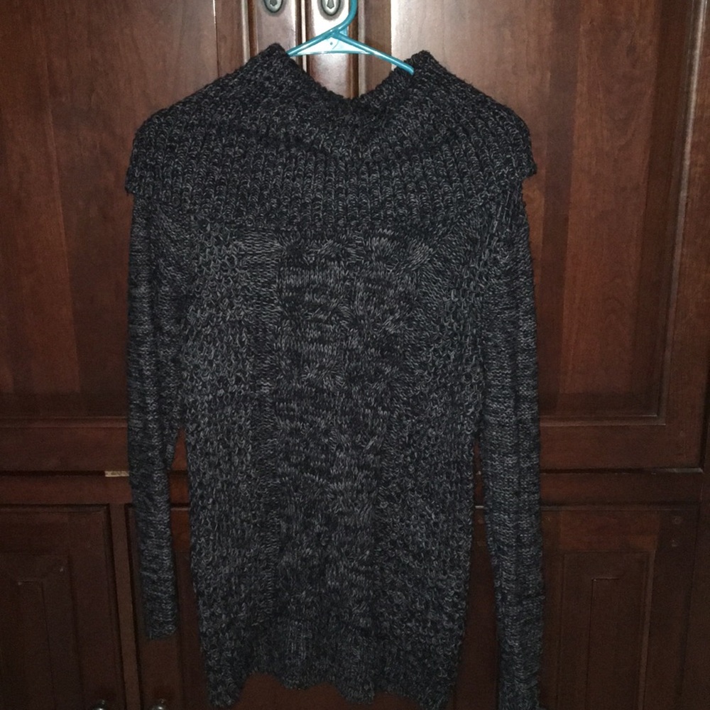 NEVER WORN Grey and black Elle sweater
